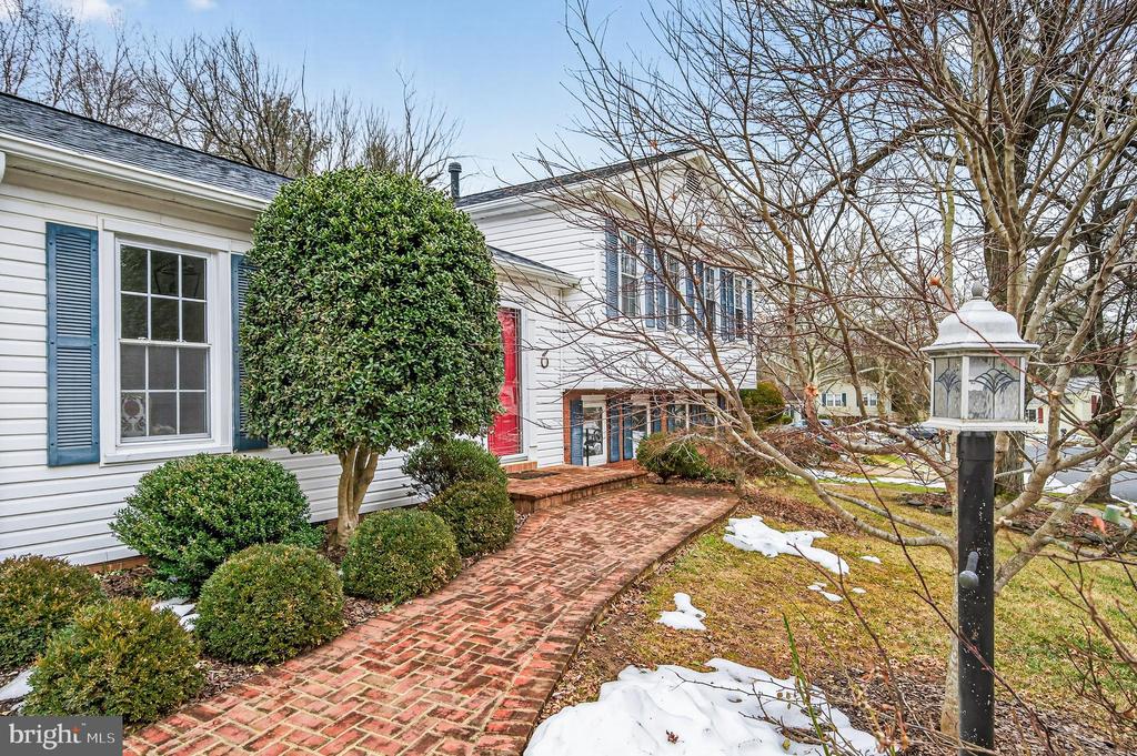 9604 GLENARM COURT
