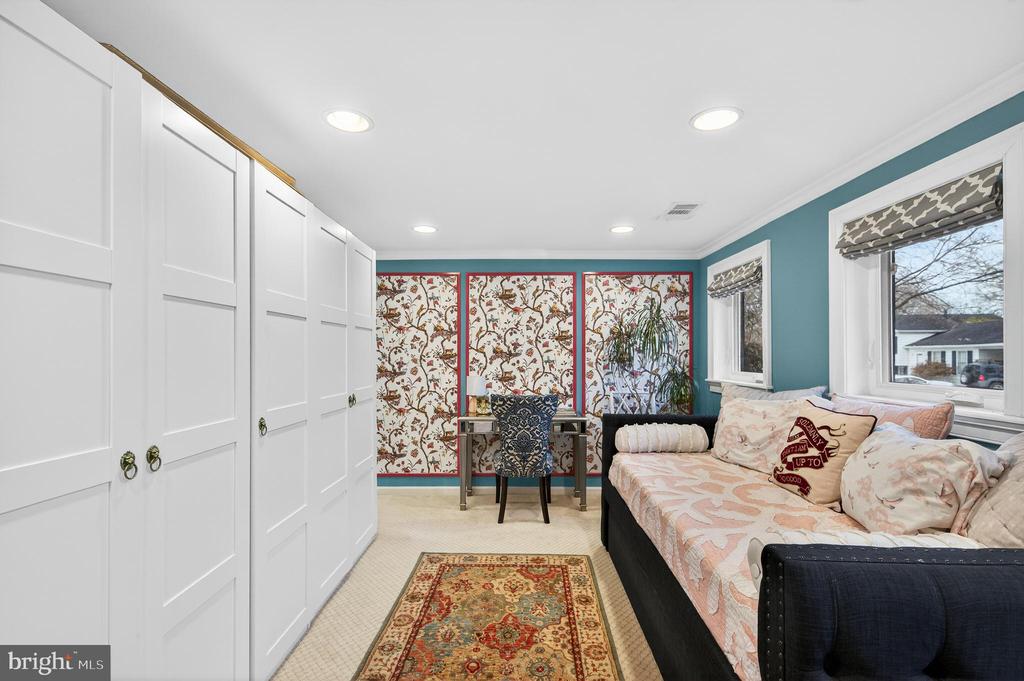 9604 GLENARM COURT