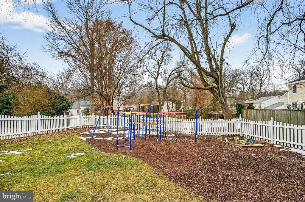 9604 GLENARM COURT