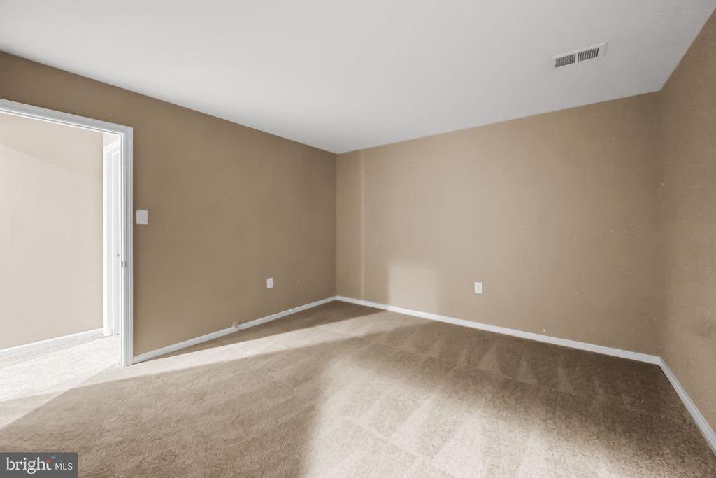 3711 FOXFIELD LANE