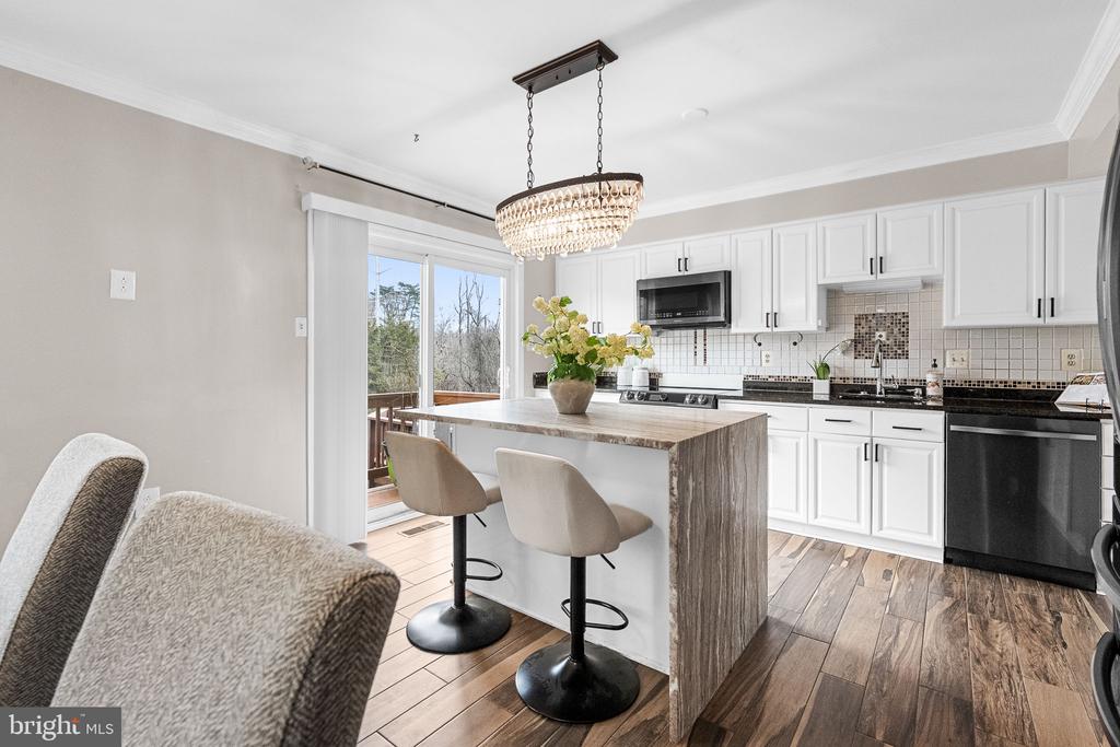 3711 FOXFIELD LANE