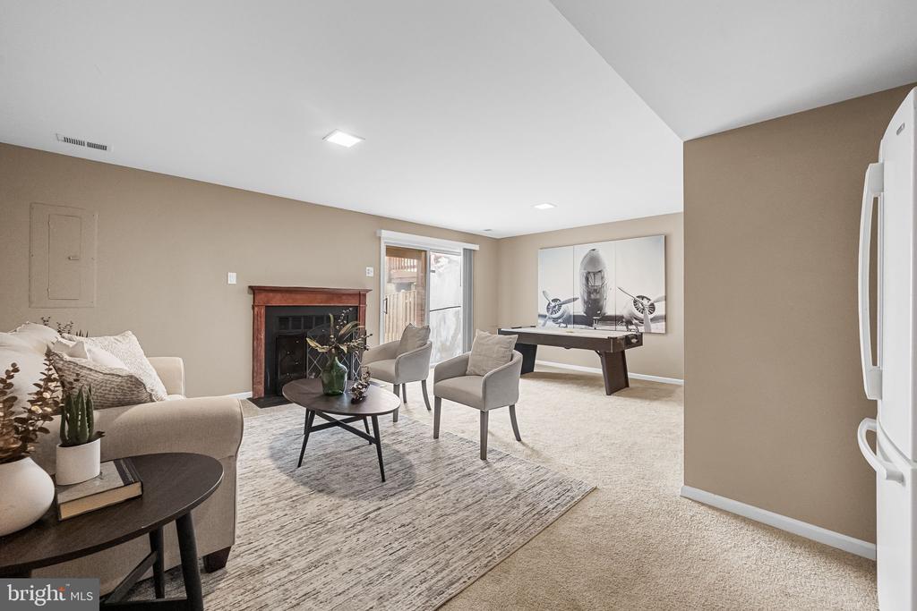 3711 FOXFIELD LANE