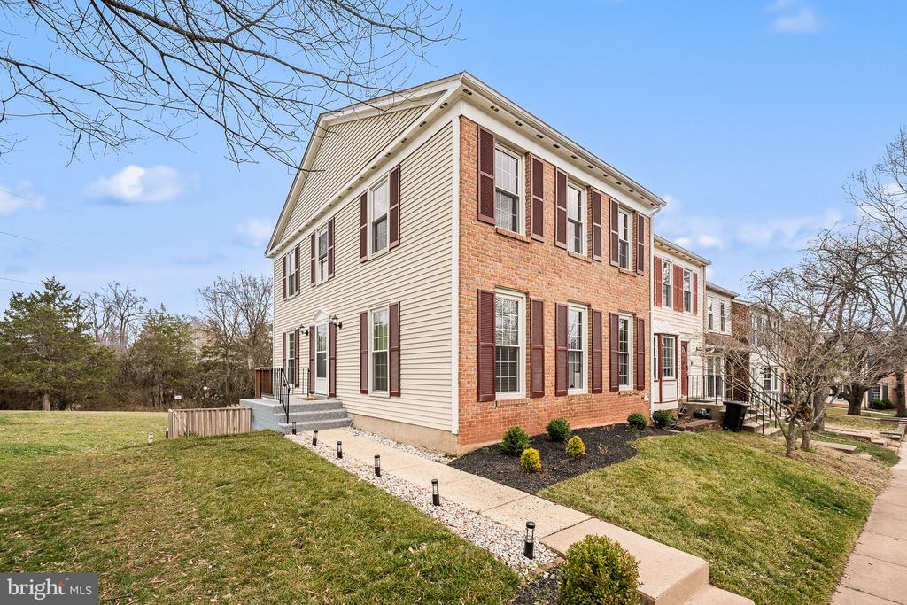 3711 FOXFIELD LANE