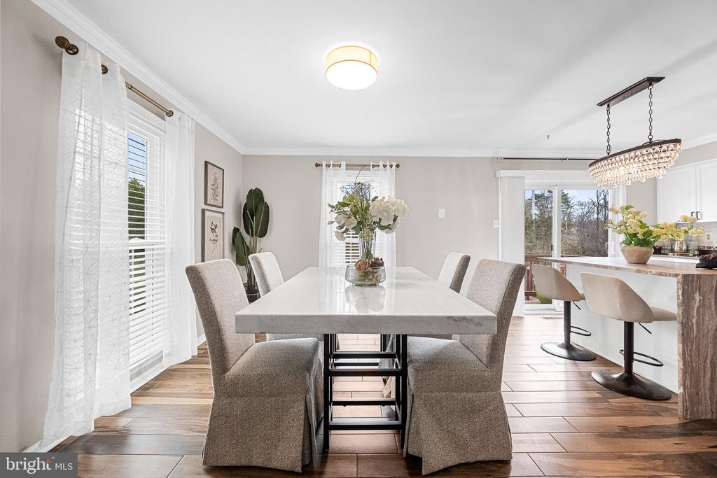 3711 FOXFIELD LANE