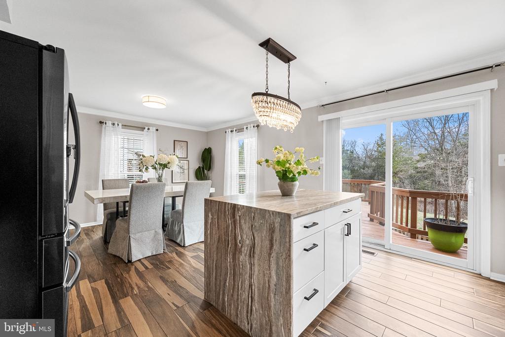 3711 FOXFIELD LANE