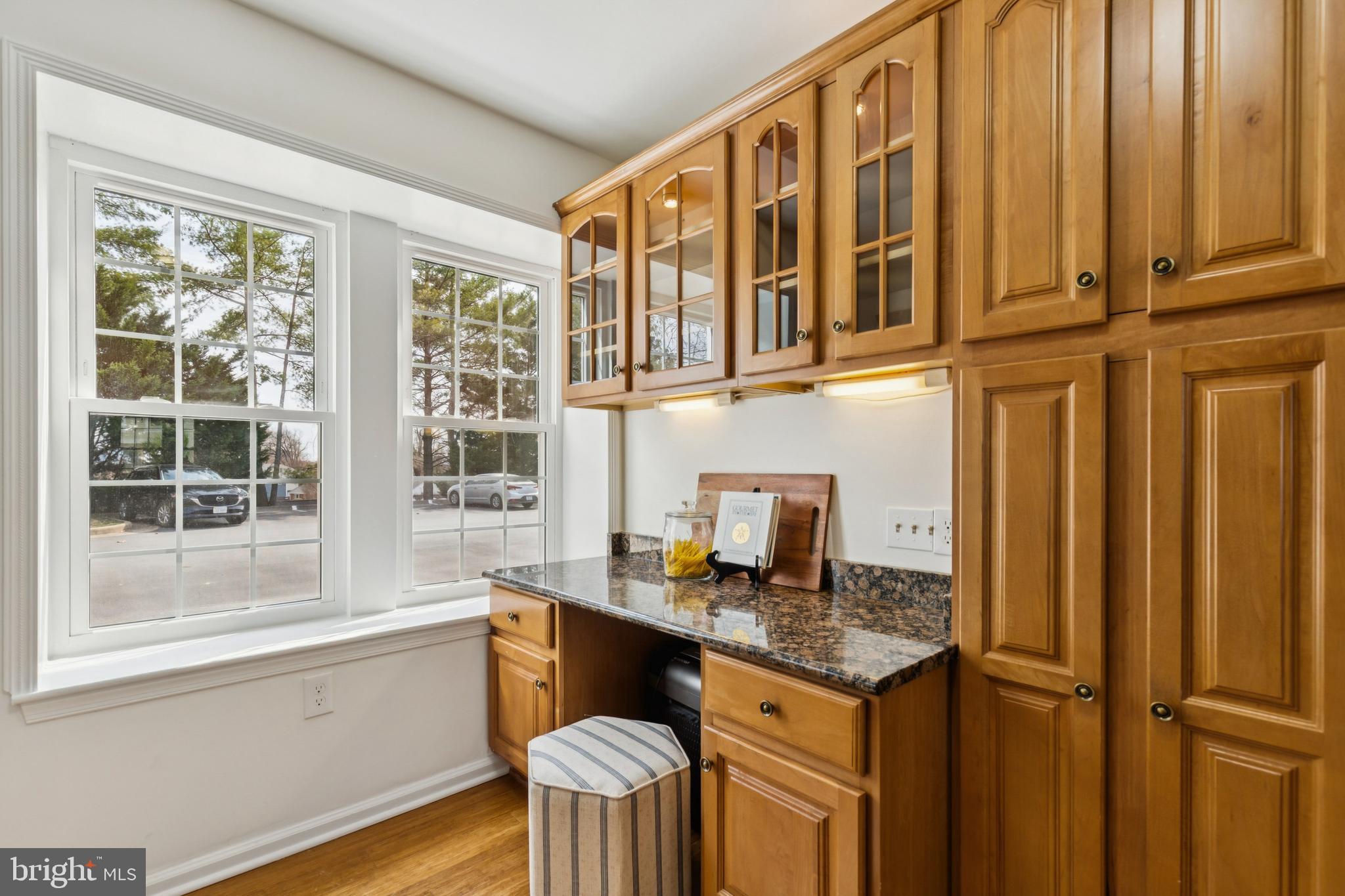 3353 LAKESIDE VIEW DRIVE 8-3