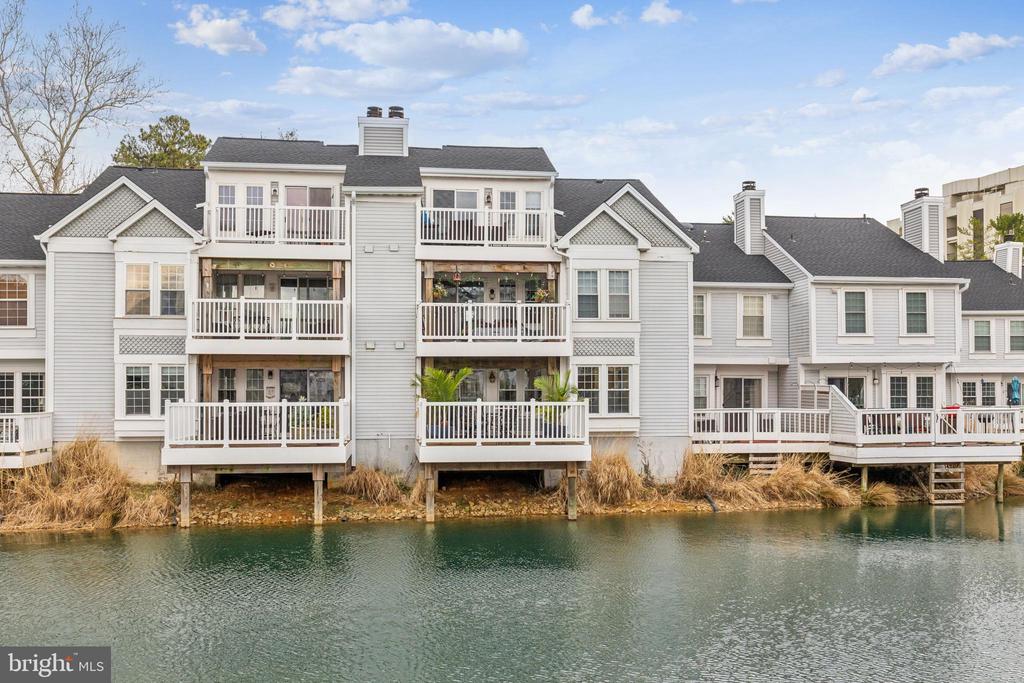 3353 LAKESIDE VIEW DRIVE 8-3