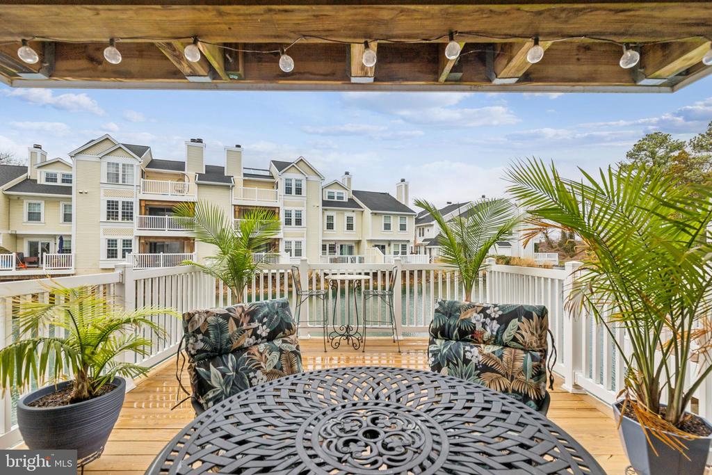 3353 LAKESIDE VIEW DRIVE 8-3