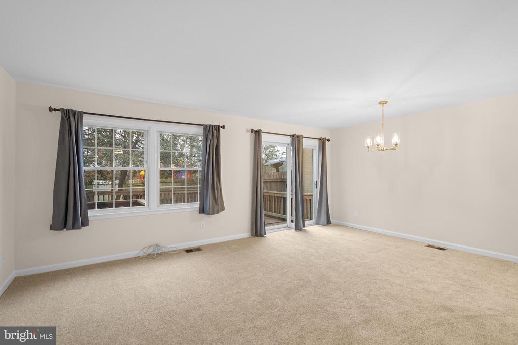 14831 HOXTON SQUARE