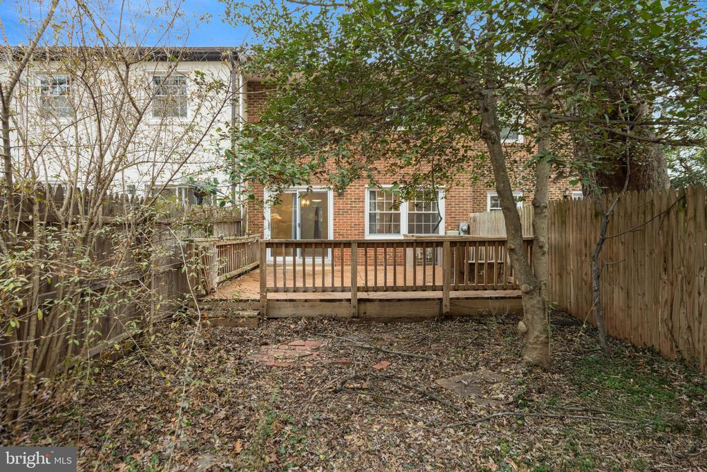 14831 HOXTON SQUARE