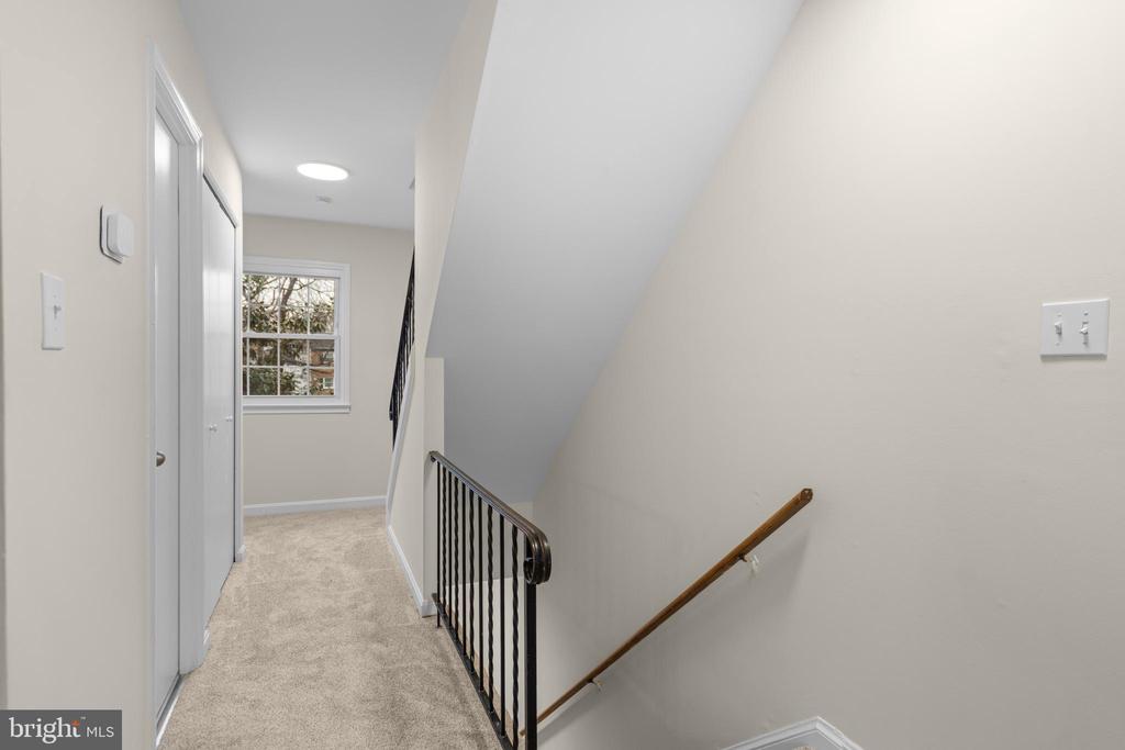 14831 HOXTON SQUARE