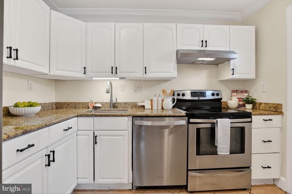 6015 TICONDEROGA COURT