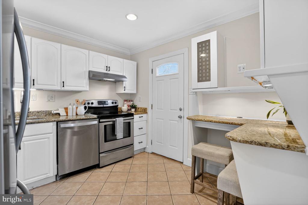 6015 TICONDEROGA COURT