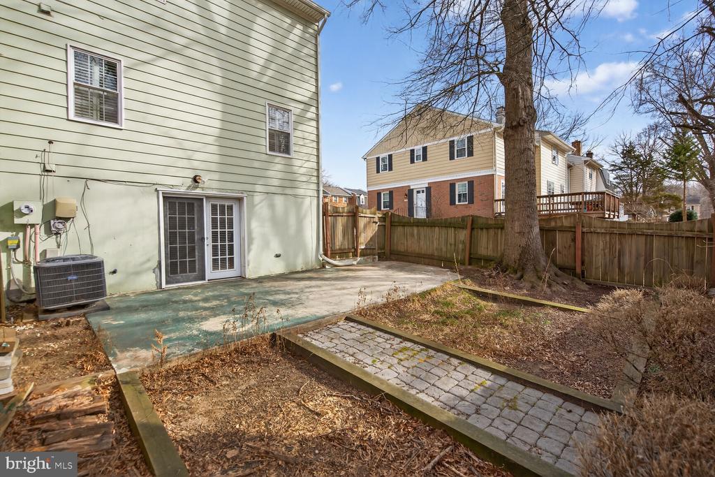 6015 TICONDEROGA COURT