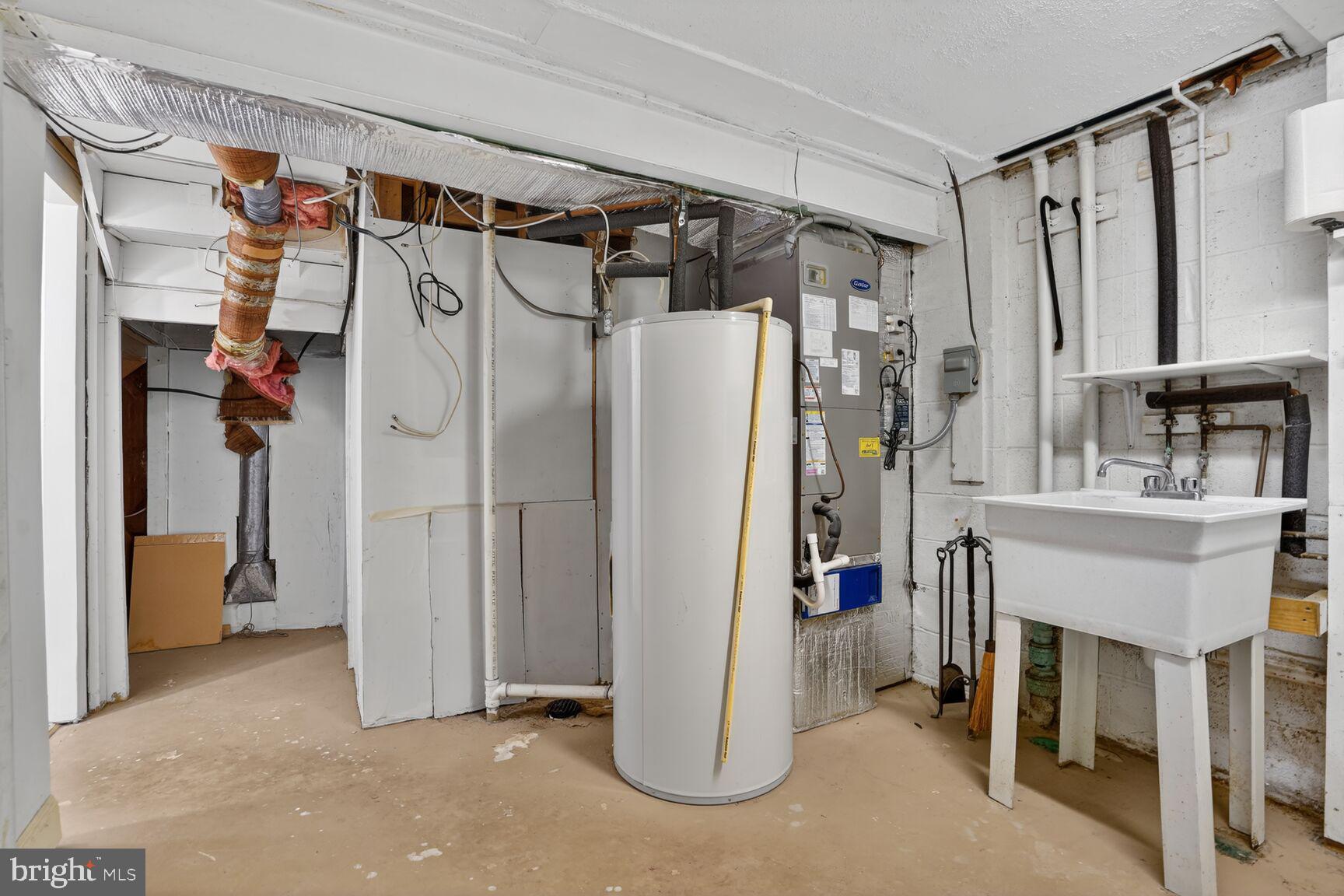 6015 TICONDEROGA COURT