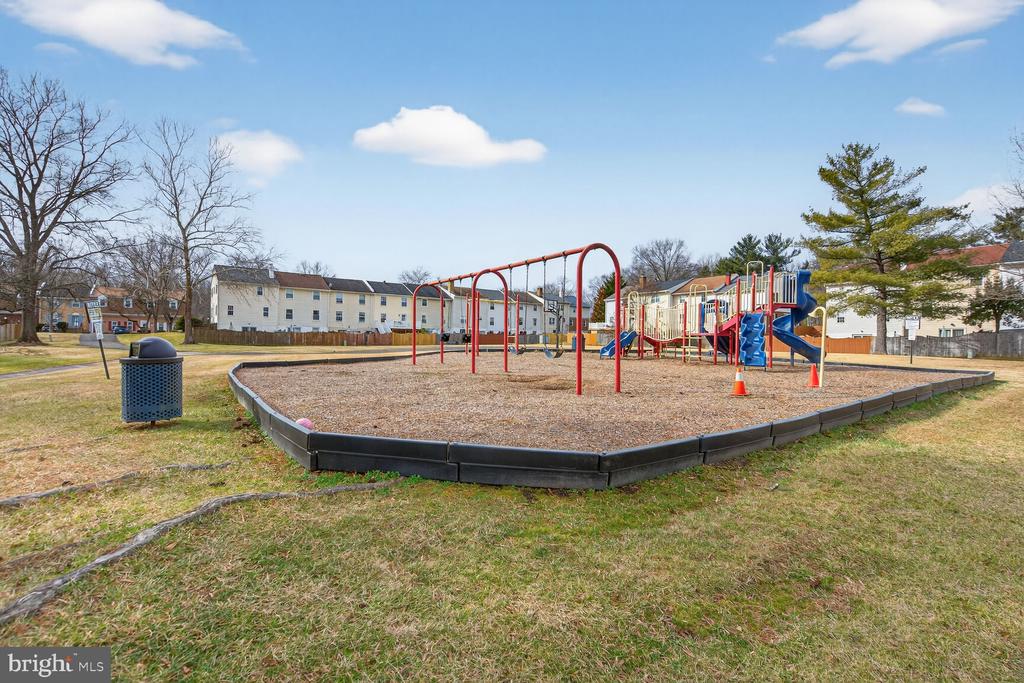 6015 TICONDEROGA COURT