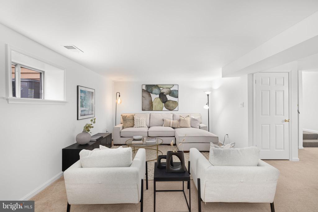 1509 DEER POINT WAY