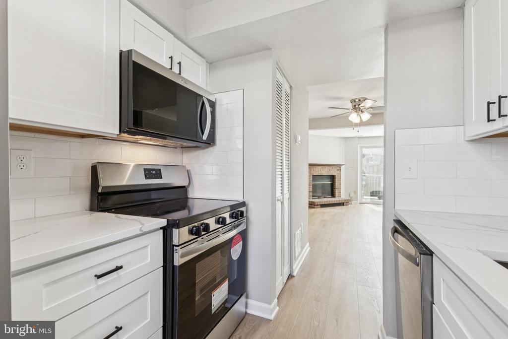 8545 BLUE ROCK LANE