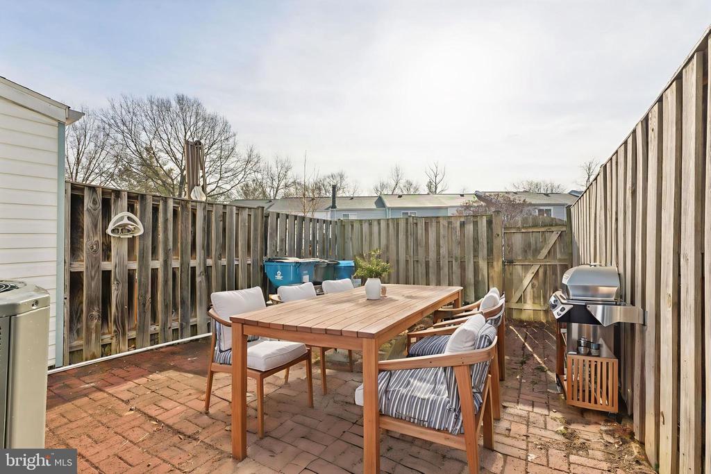 8545 BLUE ROCK LANE