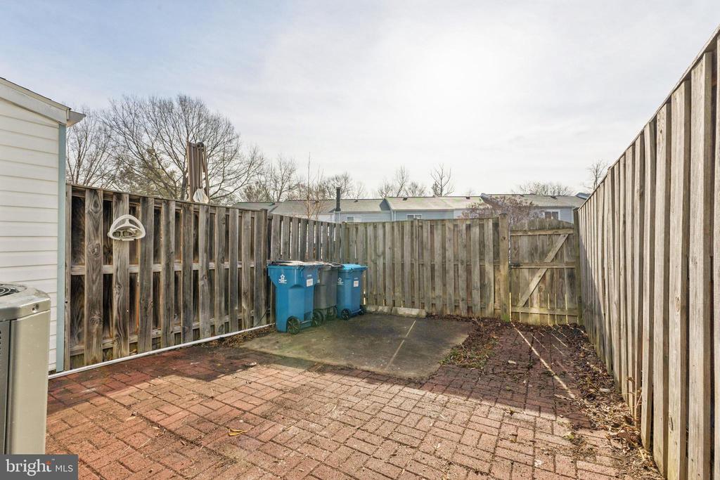8545 BLUE ROCK LANE