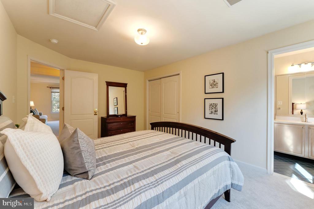12704 AUTUMN CREST DRIVE