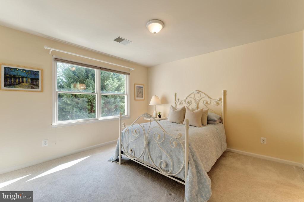 12704 AUTUMN CREST DRIVE