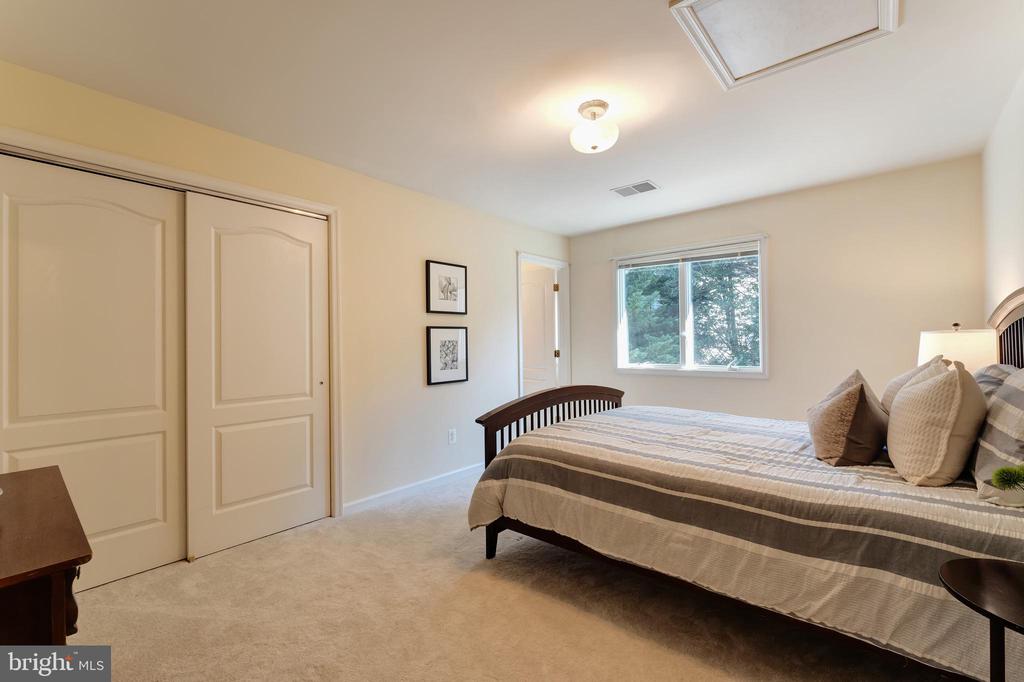 12704 AUTUMN CREST DRIVE