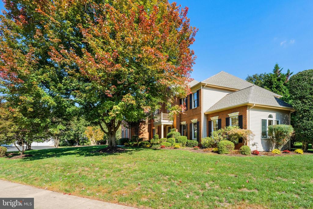 12704 AUTUMN CREST DRIVE