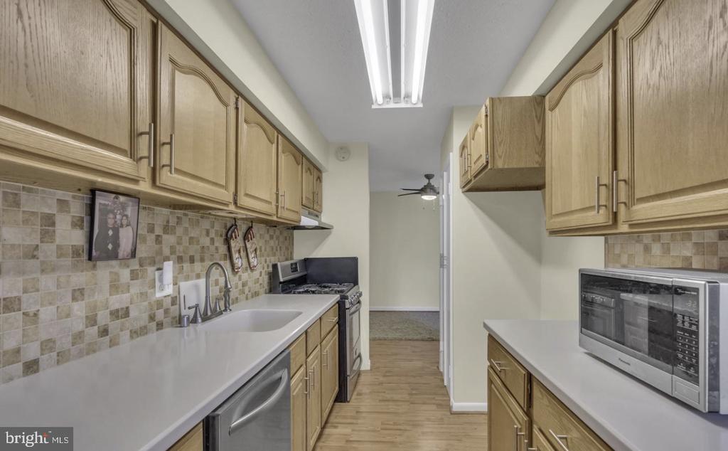 11232 CHESTNUT GROVE SQUARE 335