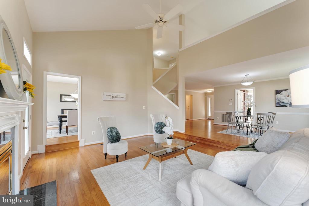 7506 SILVER MAPLE LANE