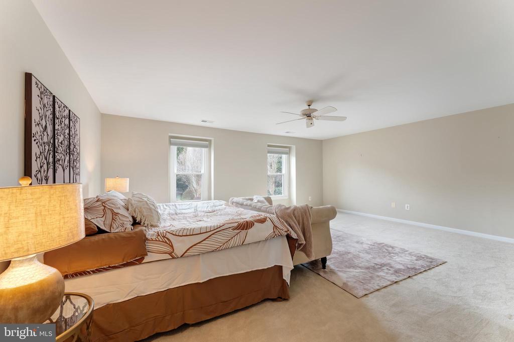 7506 SILVER MAPLE LANE