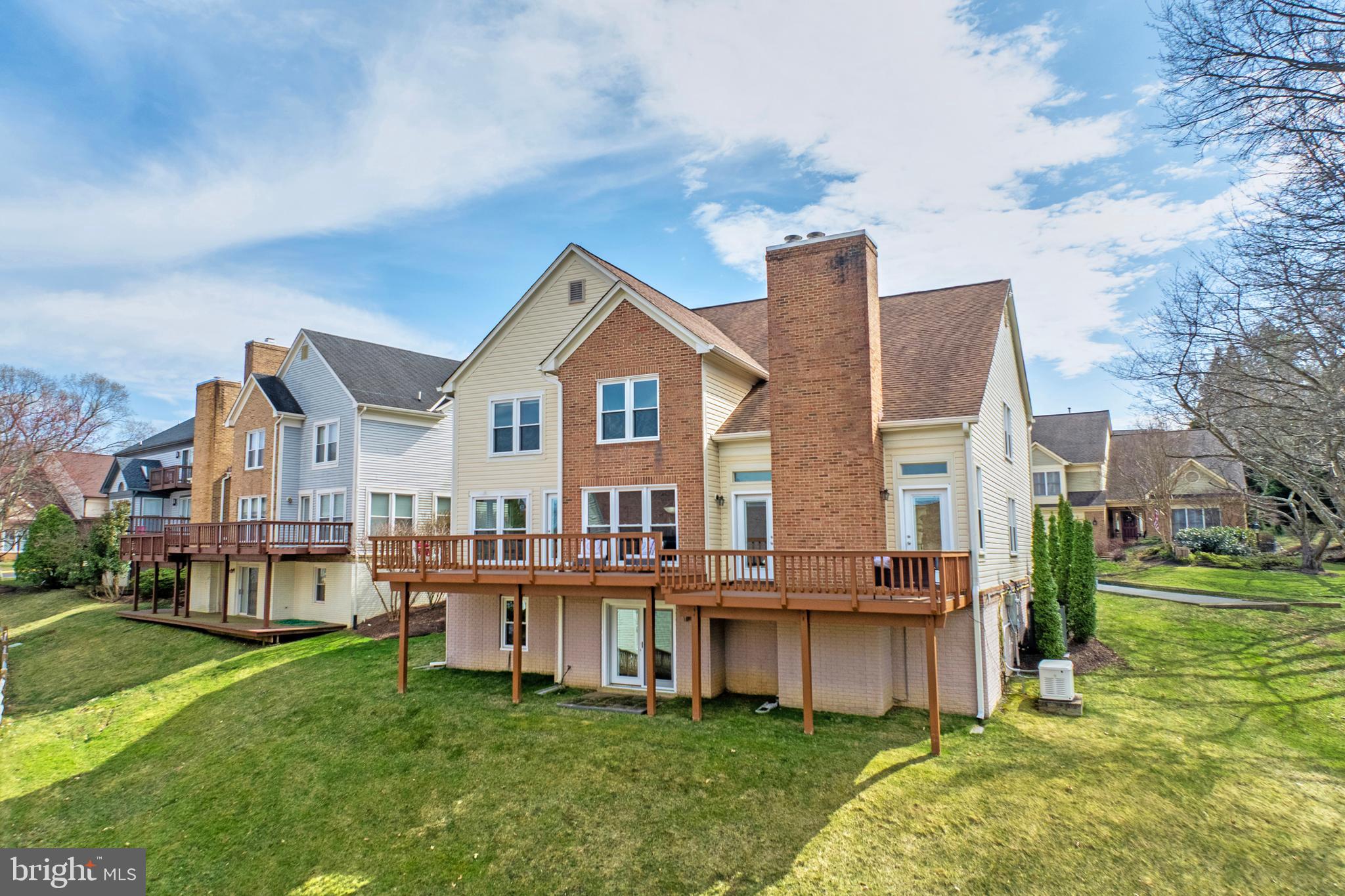 7506 SILVER MAPLE LANE