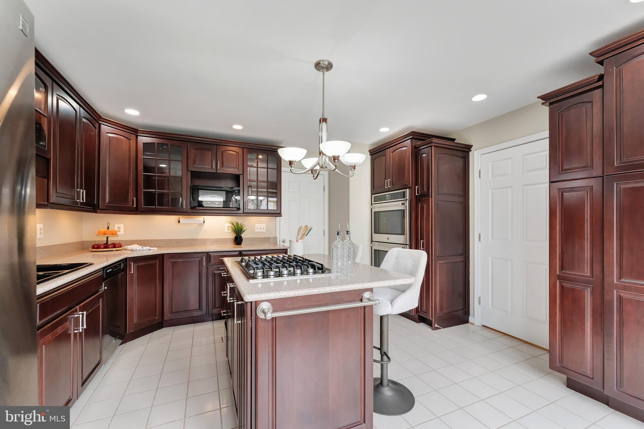 7506 SILVER MAPLE LANE