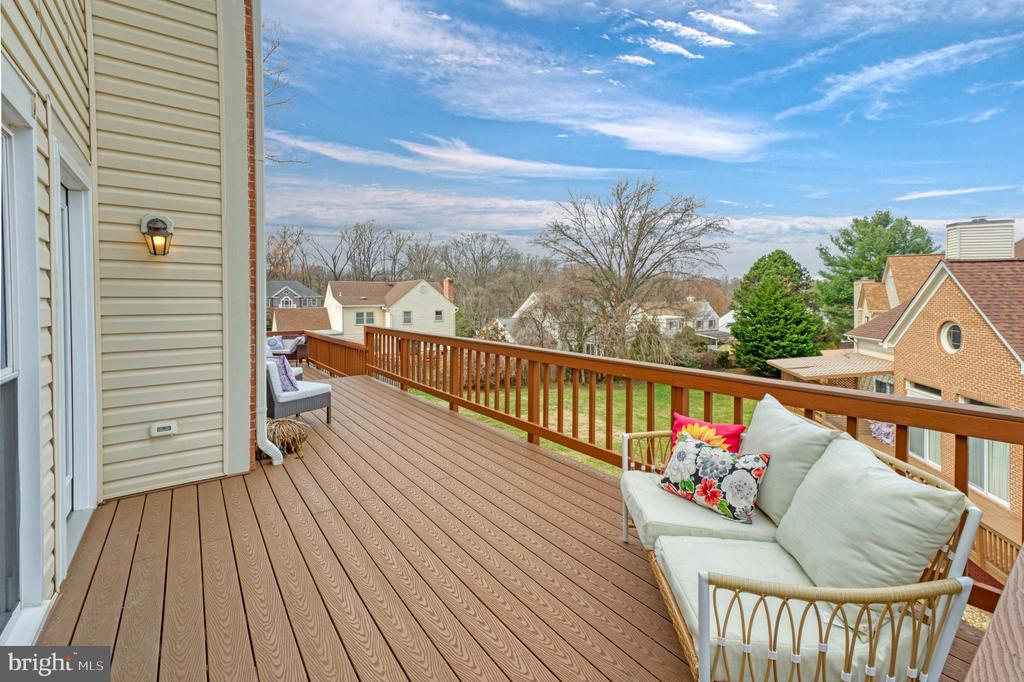 7506 SILVER MAPLE LANE