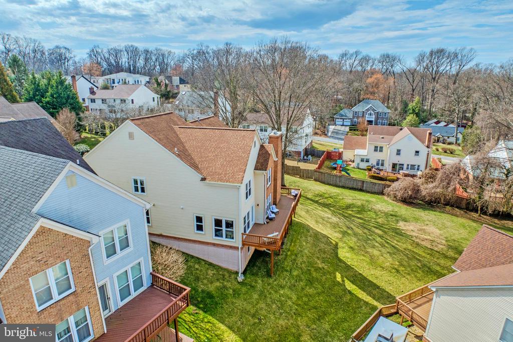 7506 SILVER MAPLE LANE