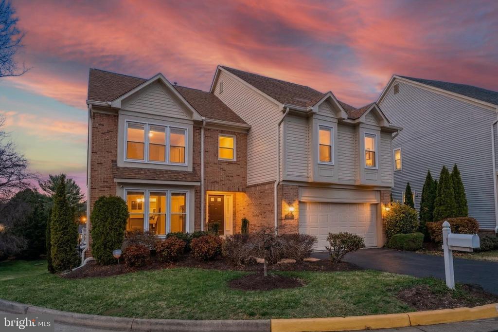 7506 SILVER MAPLE LANE