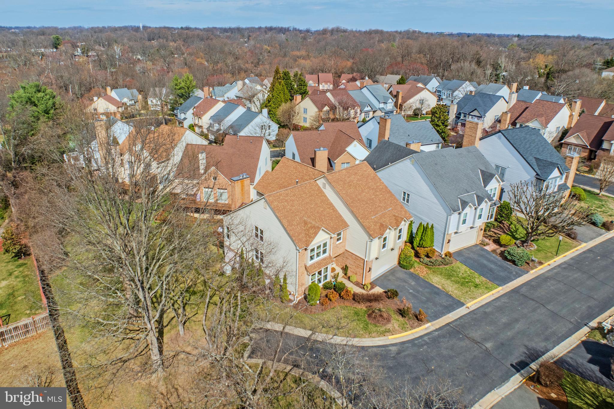 7506 SILVER MAPLE LANE