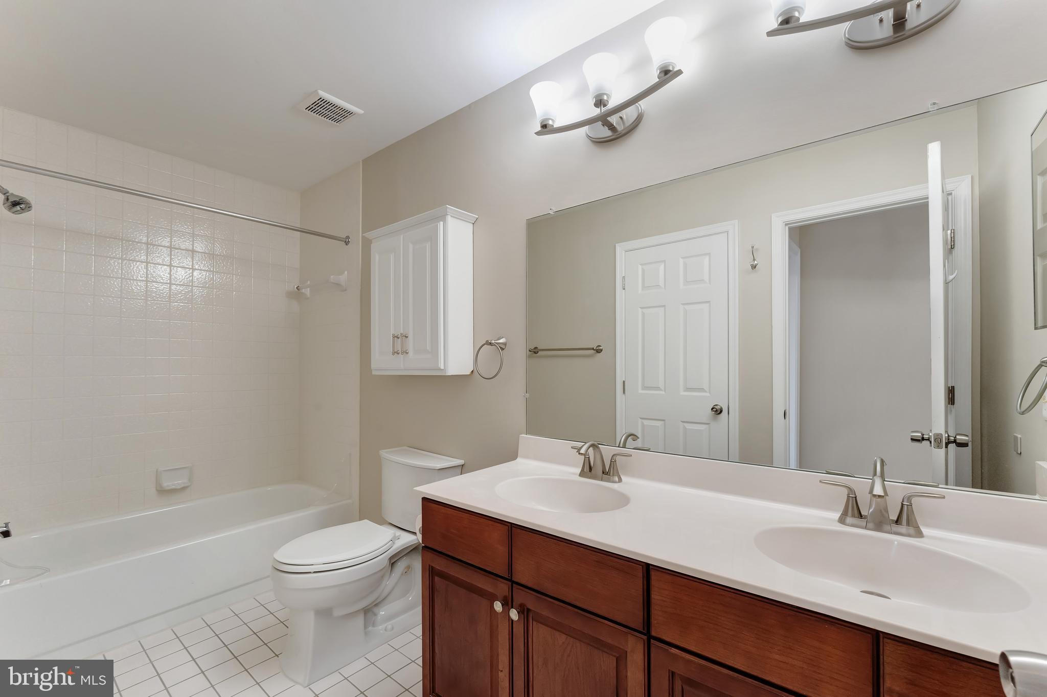 7506 SILVER MAPLE LANE