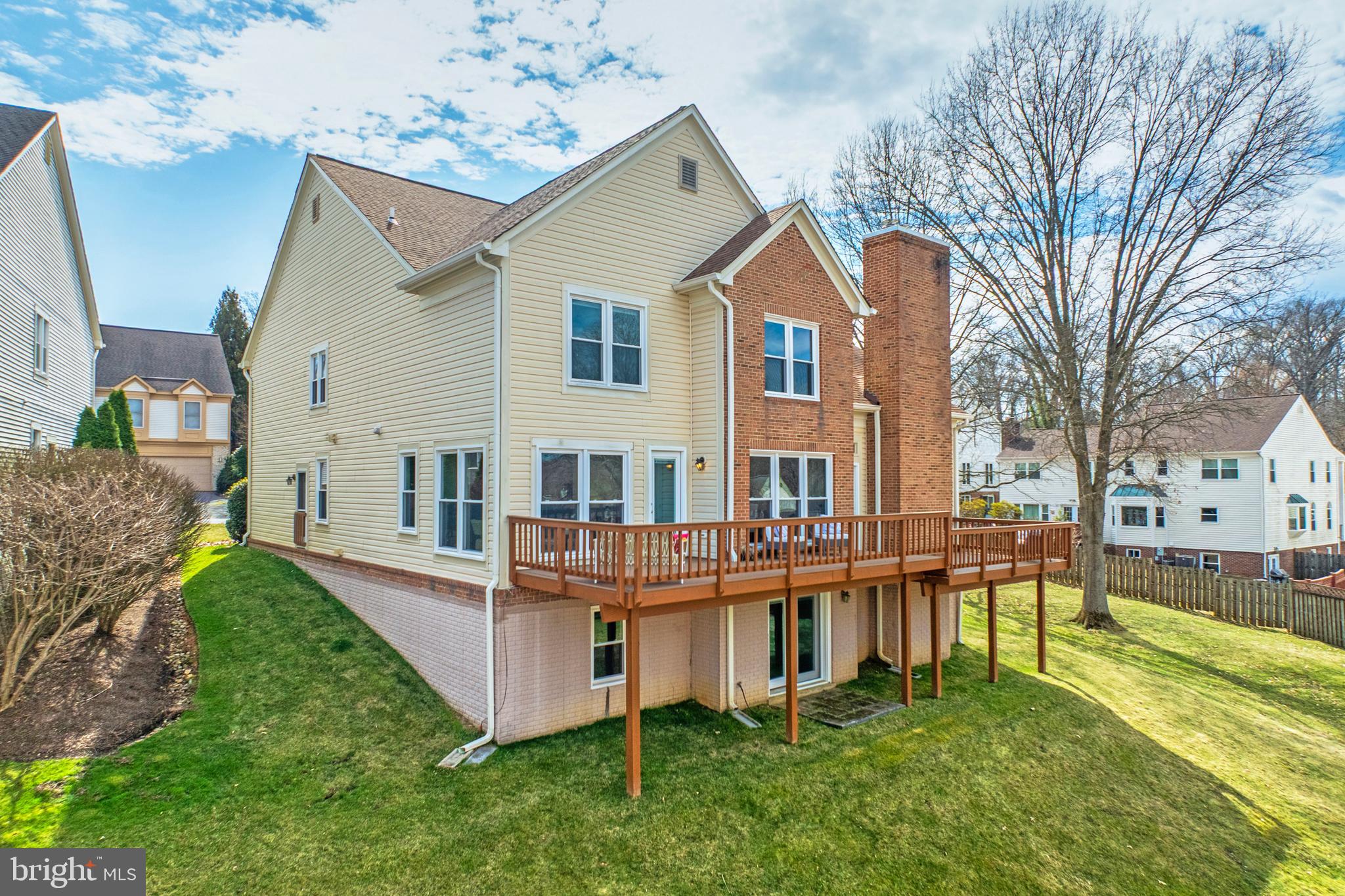 7506 SILVER MAPLE LANE