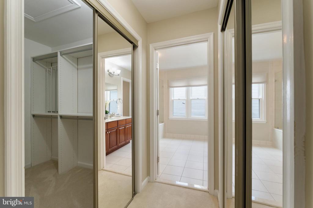 7506 SILVER MAPLE LANE