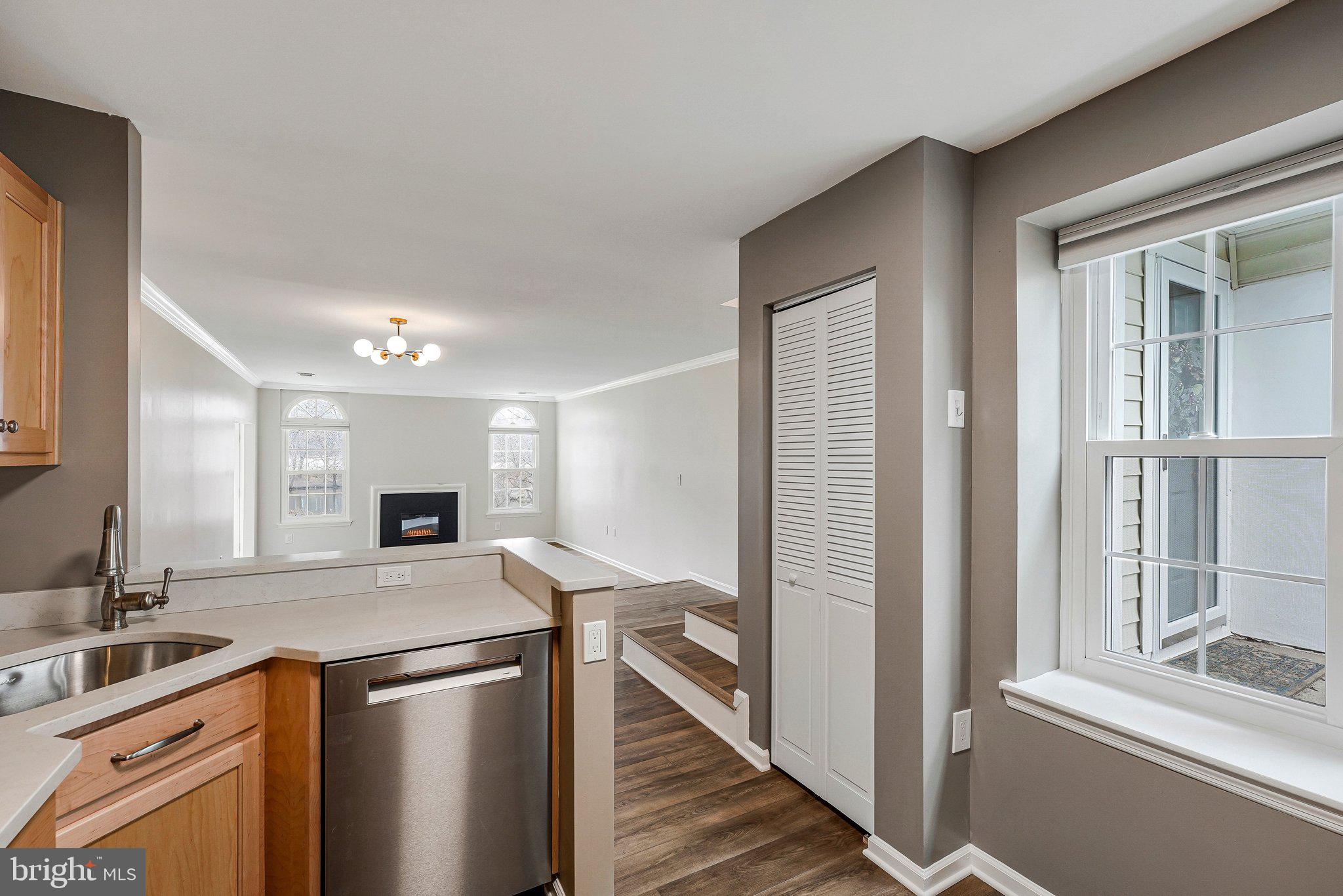 2942 YARLING COURT 2942