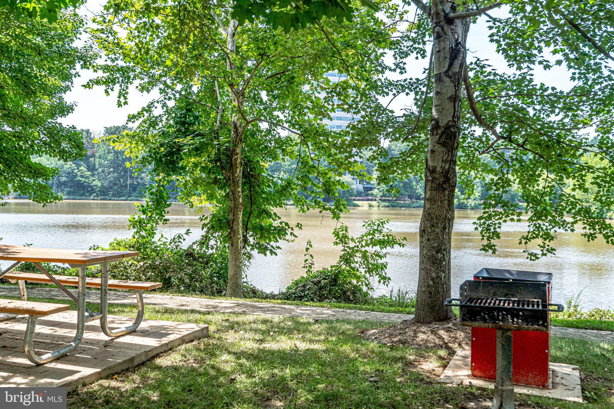 2942 YARLING COURT 2942