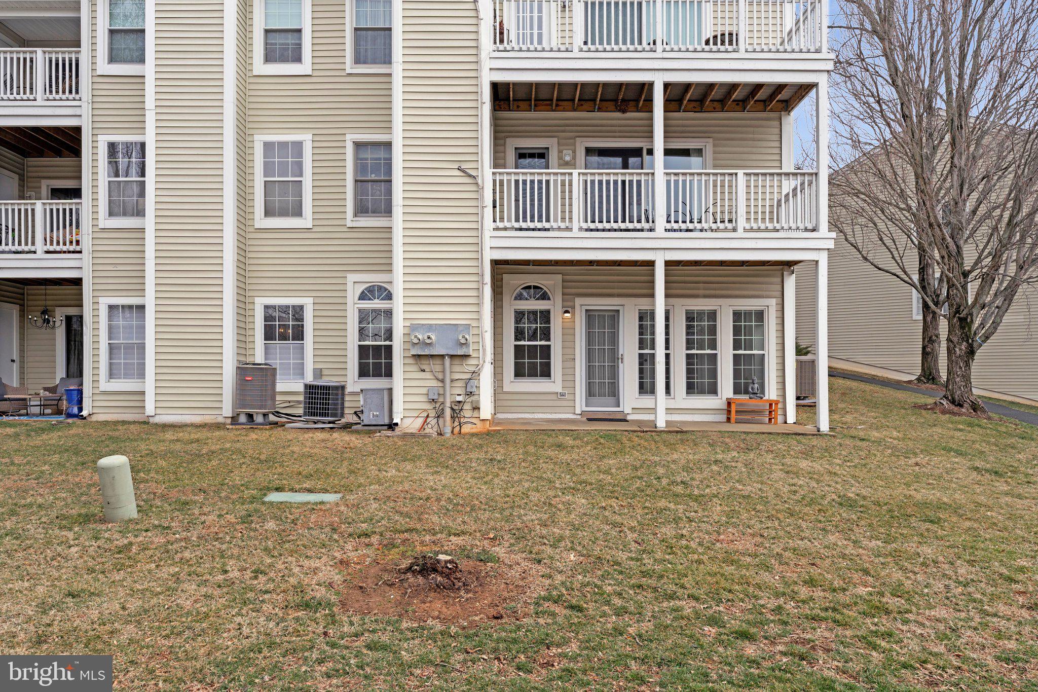 2942 YARLING COURT 2942