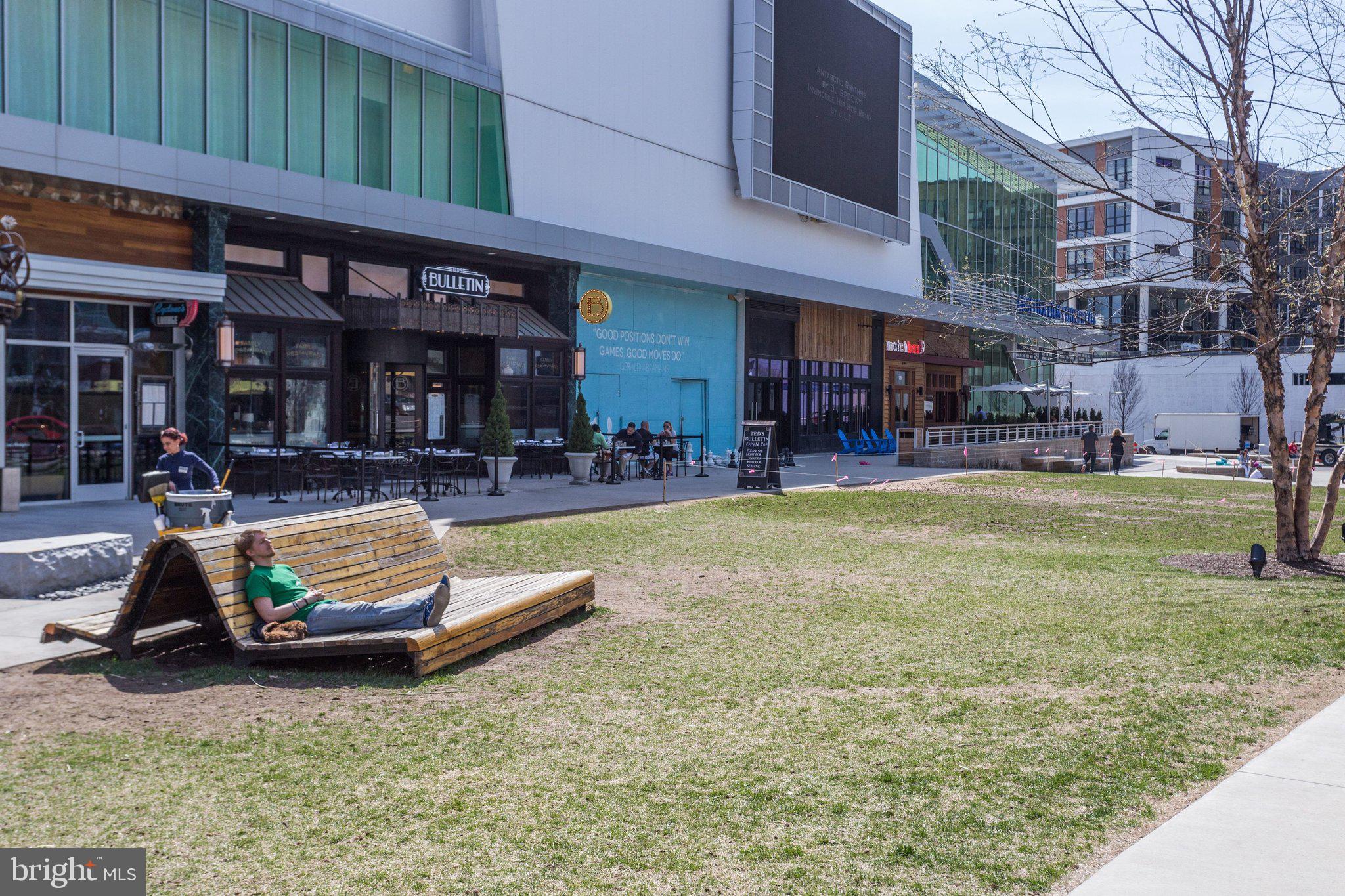 2942 YARLING COURT 2942