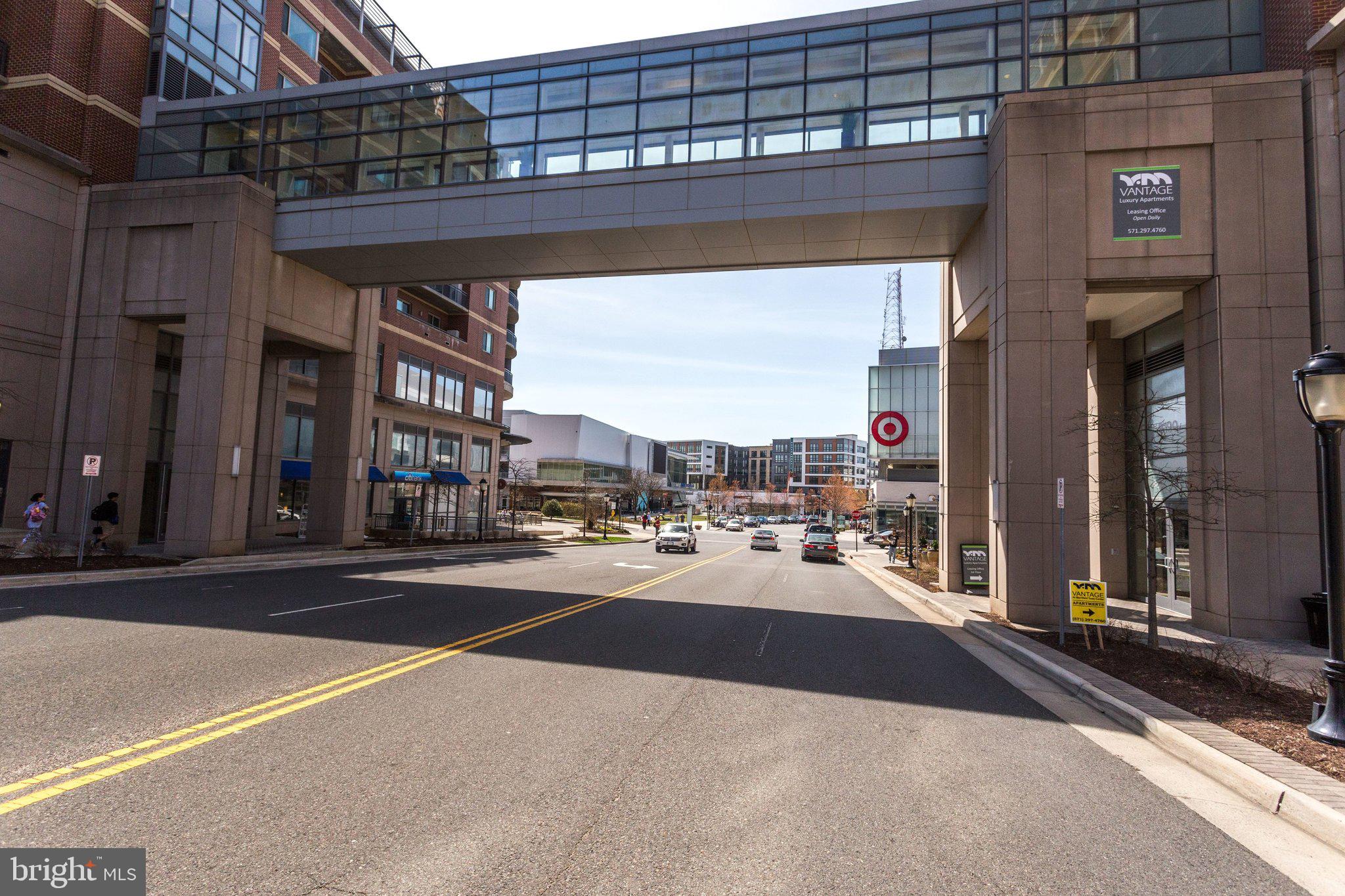 2942 YARLING COURT 2942