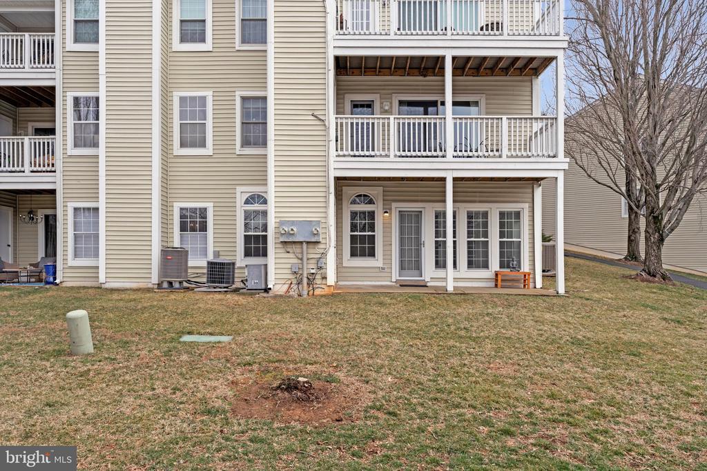 2942 YARLING COURT 2942