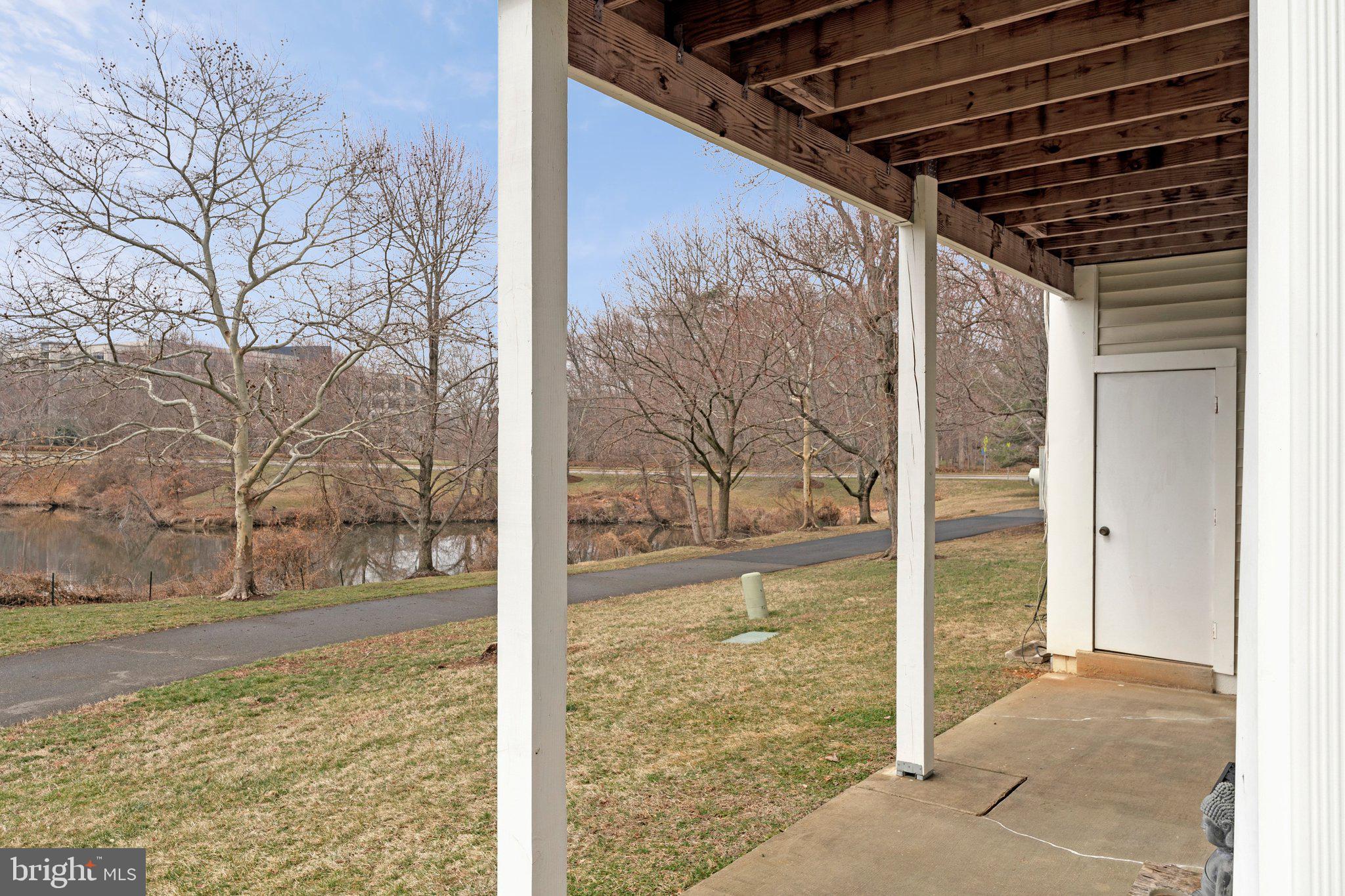 2942 YARLING COURT 2942