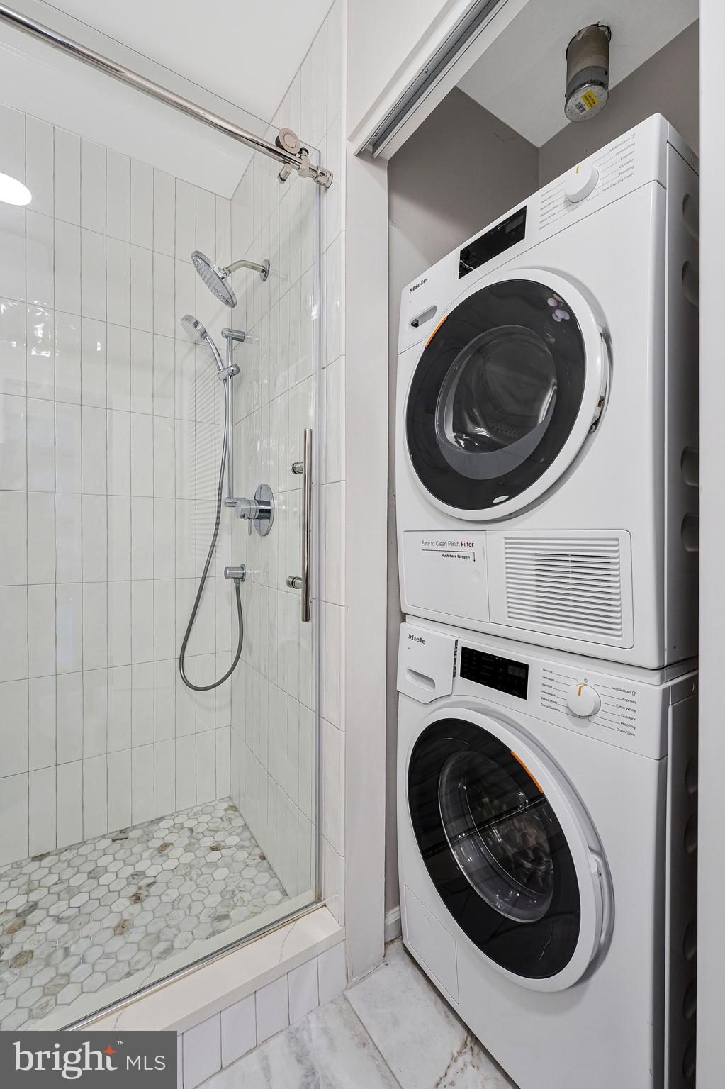 2942 YARLING COURT 2942