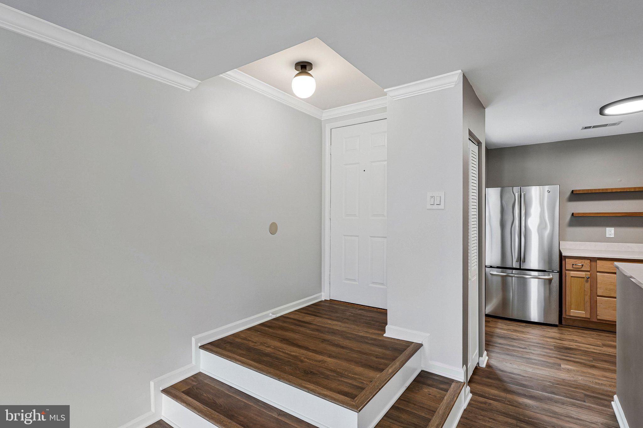 2942 YARLING COURT 2942