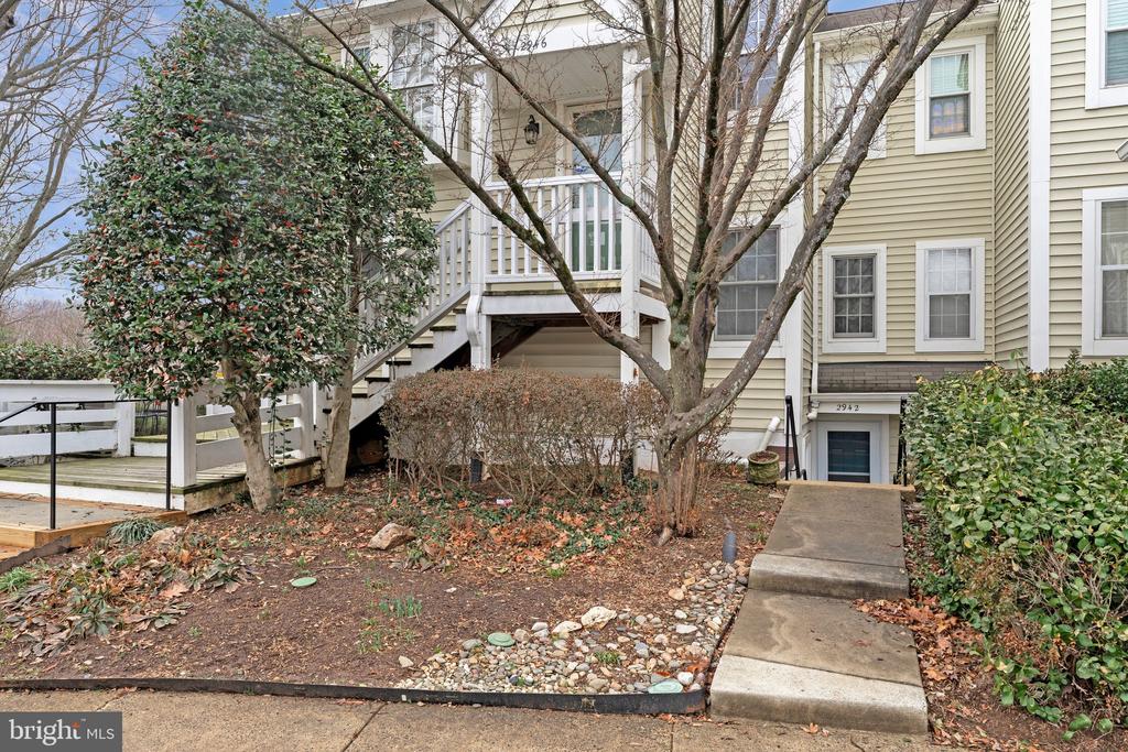 2942 YARLING COURT 2942